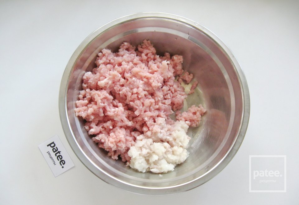 Перец, фаршированный свининой с кабачком в мультиварке - Шаг 3