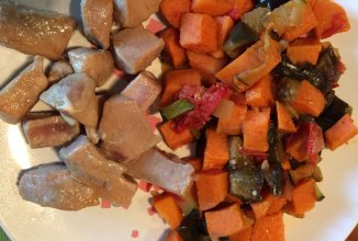 Филе тунца с рагу из батата