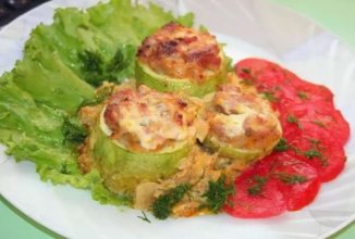 Запечённые фаршированные кабачки