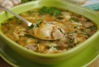 Гречневый суп с грибами и клецками