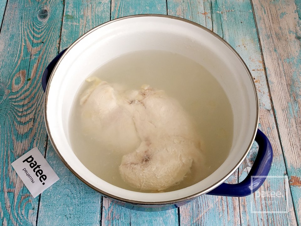 Салат с курицей и солёными огурцами - Шаг 2