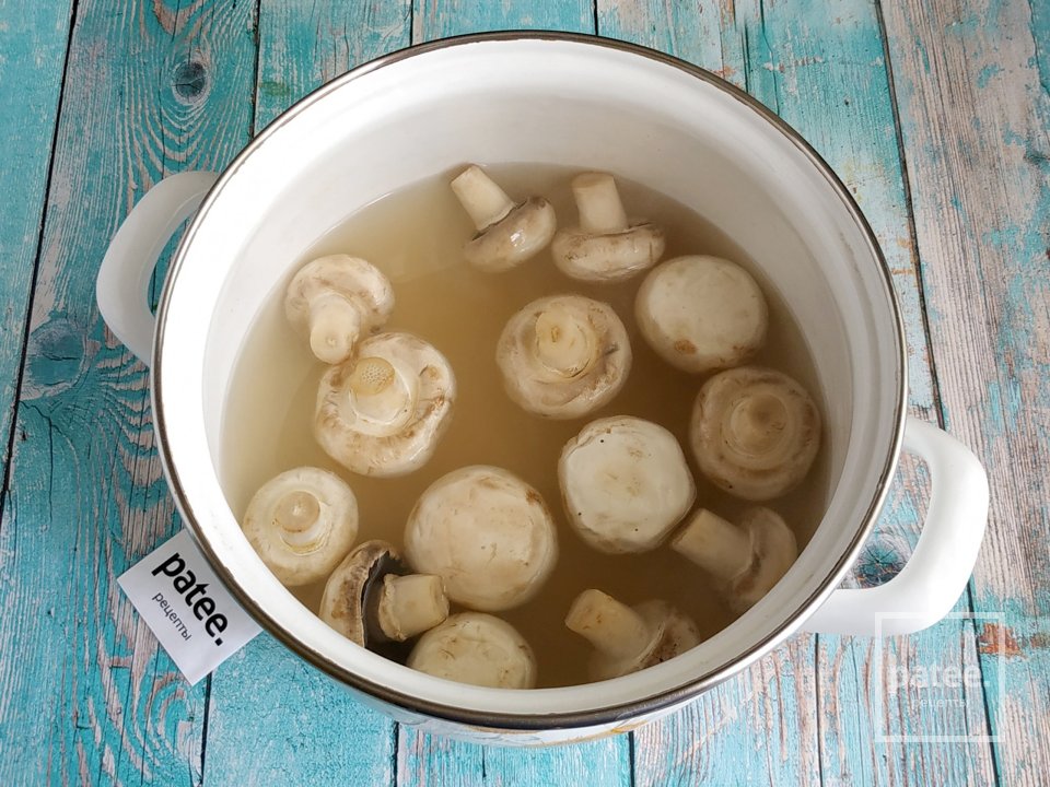 Салат с курицей и солёными огурцами - Шаг 4