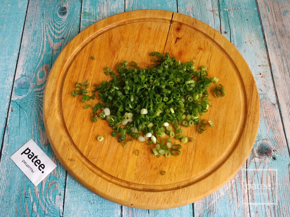 Салат с курицей и солёными огурцами - Шаг 7