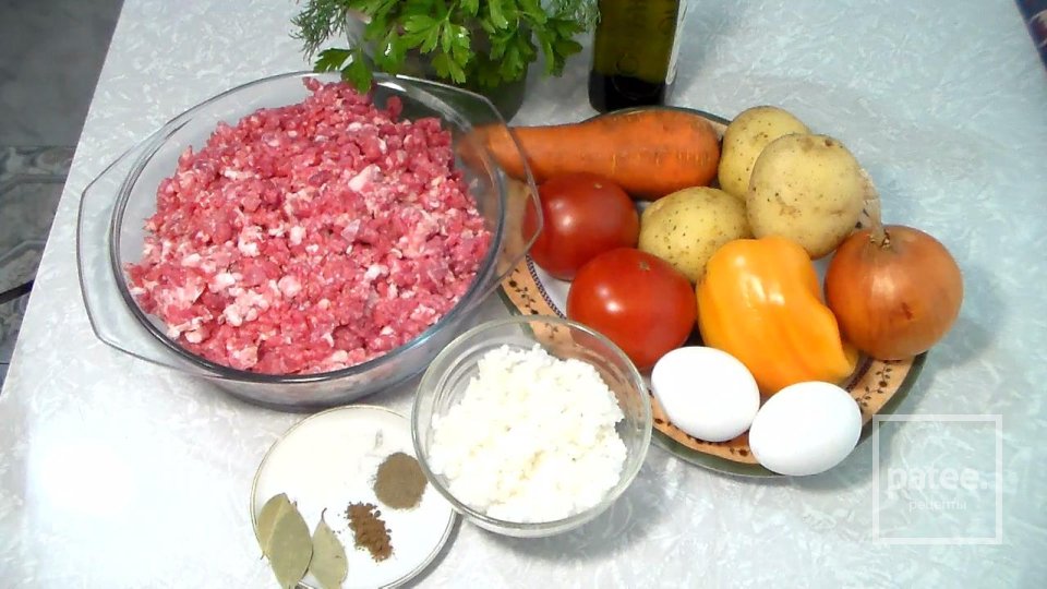 Мясные тефтели в томатном соусе - Шаг 1