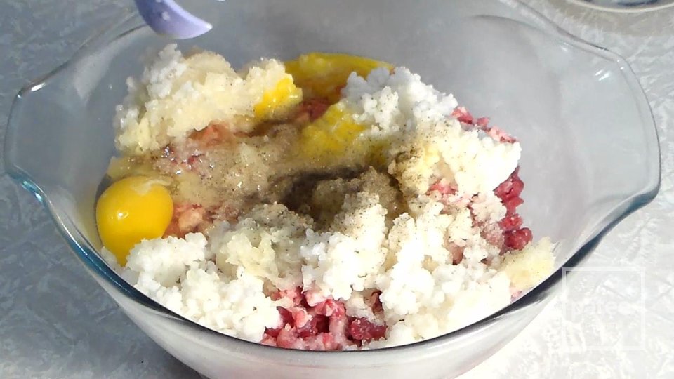 Мясные тефтели в томатном соусе - Шаг 2