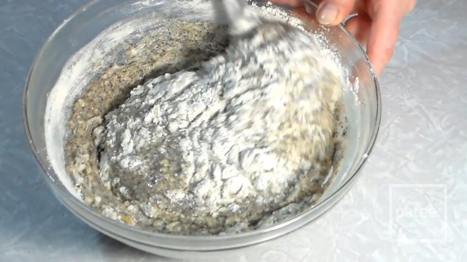 Кекс на кефире, с маком - Шаг 5