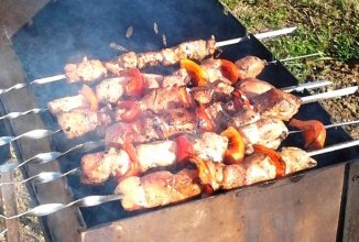 Шашлык из свинины с грибами и болгарским перцем