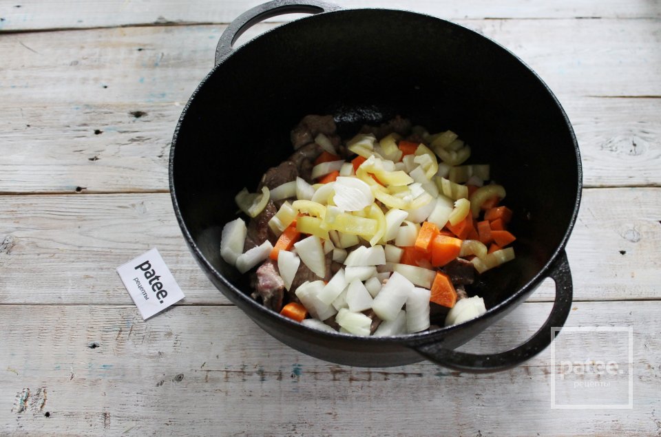 Жаркое по-домашнему из баранины с овощами - Шаг 11