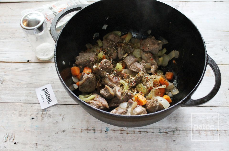 Жаркое по-домашнему из баранины с овощами - Шаг 13