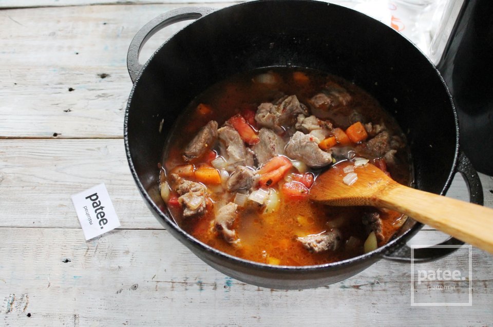 Жаркое по-домашнему из баранины с овощами - Шаг 16