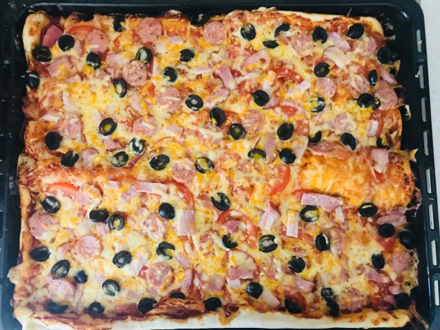 Домашняя 🍕 мясная пицца с маслинами