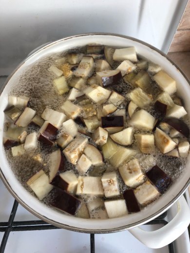 Баклажанная закуска с чесноком - Шаг 3