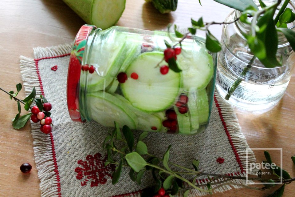 Цукини с брусникой в сладком маринаде - Шаг 15