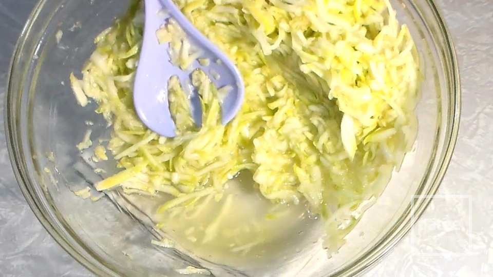 Овощные биточки из кабачка - Шаг 3