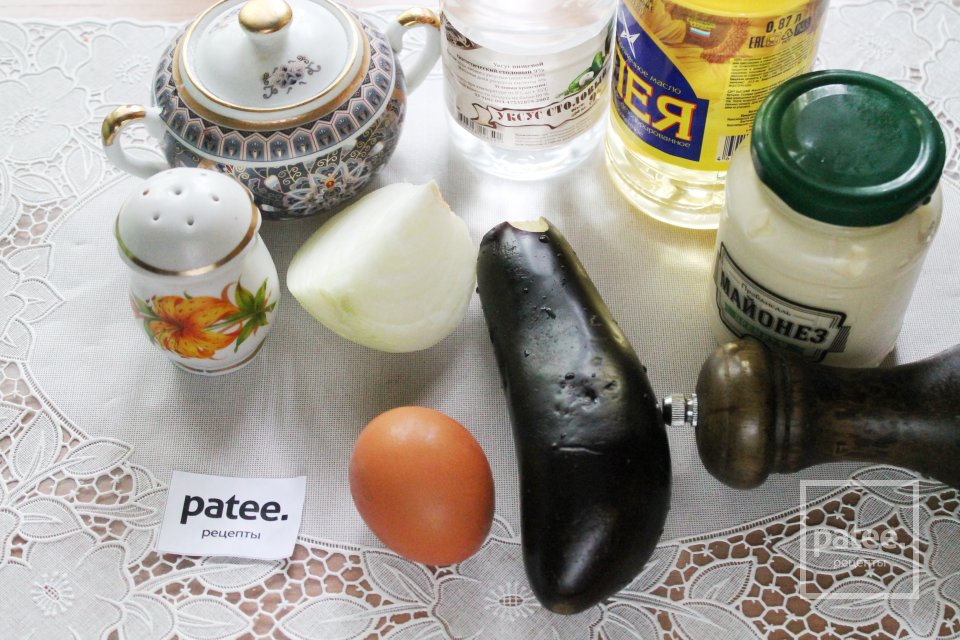 Вкуснейший салат из баклажанов с яйцом - Шаг 1