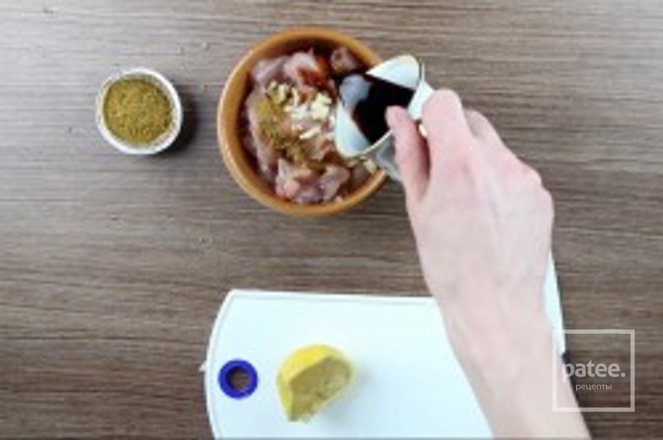 САЛАТ ЦЕЗАРЬ КЛАССИЧЕСКИЙ С КУРИЦЕЙ - Шаг 3