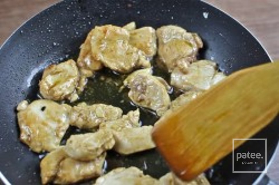 САЛАТ ЦЕЗАРЬ КЛАССИЧЕСКИЙ С КУРИЦЕЙ - Шаг 9