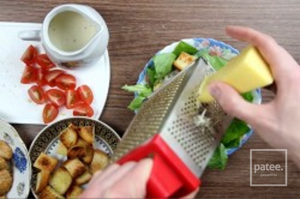 САЛАТ ЦЕЗАРЬ КЛАССИЧЕСКИЙ С КУРИЦЕЙ - Шаг 14