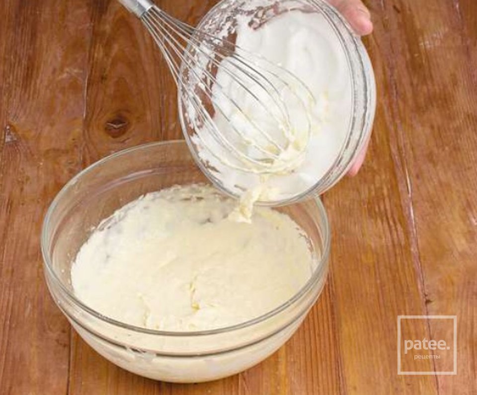 Свинина с томатами и чесноком под сырным суфле - Шаг 6