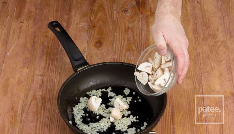 Говяжья печень с шампиньонами и шпинатом - Шаг 5