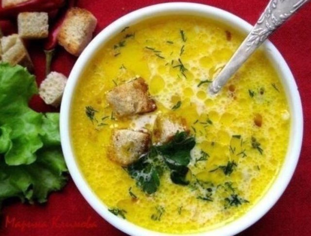 Сливочно-сырный суп с ветчиной и сухариками