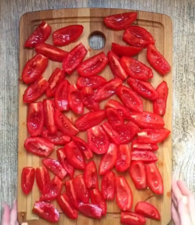 Вяленые томаты 🍅с чесноком и прованскими травами - Шаг 1