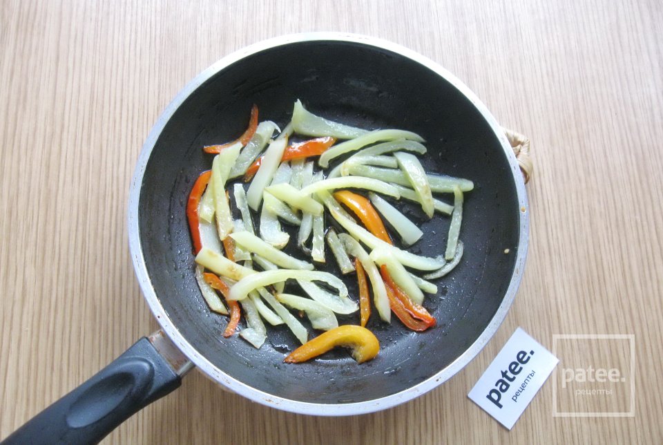 Салат с баклажанами, перцем и огурцами - Шаг 6