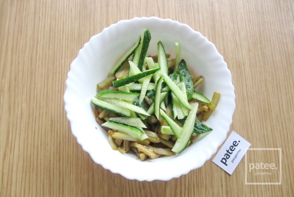 Салат с баклажанами, перцем и огурцами - Шаг 9