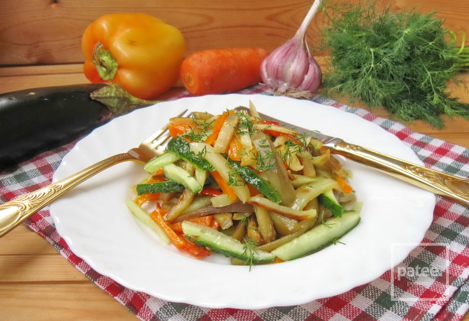 Салат с баклажанами, перцем и огурцами - Шаг 14