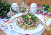 Картофельный салат с копченой колбасой