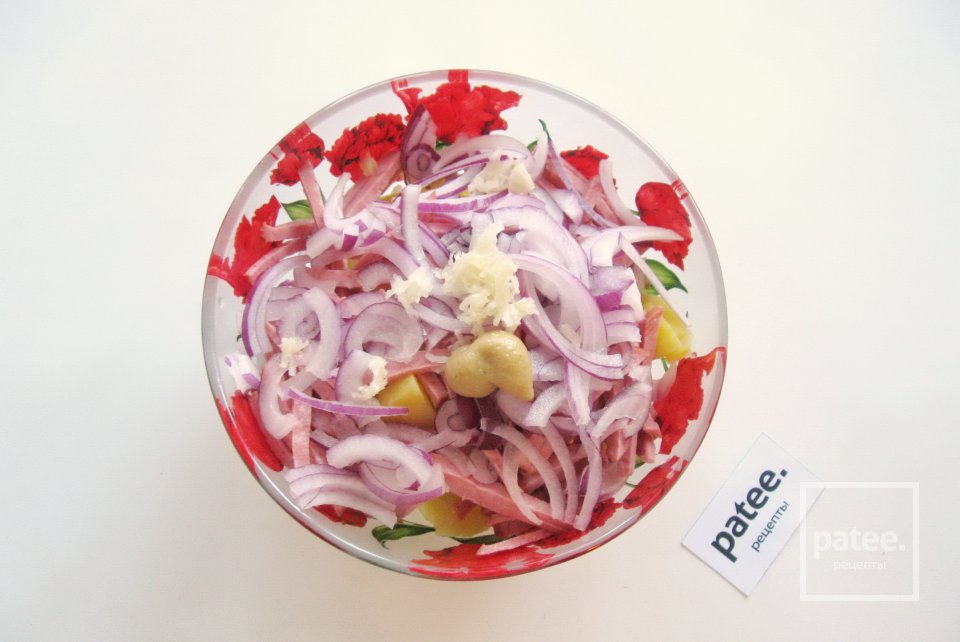 Картофельный салат с копченой колбасой - Шаг 7