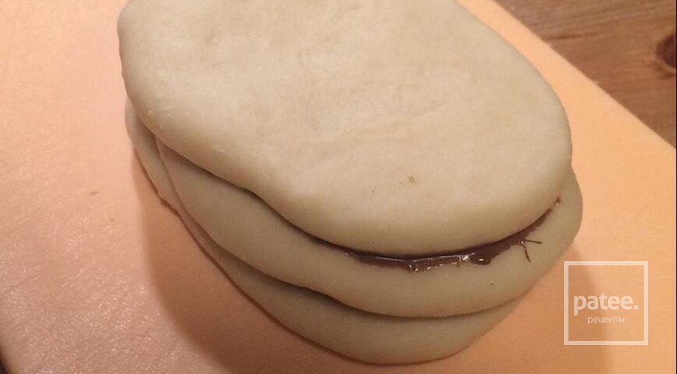 Сдобные булочки с шоколадной пастой - Шаг 3