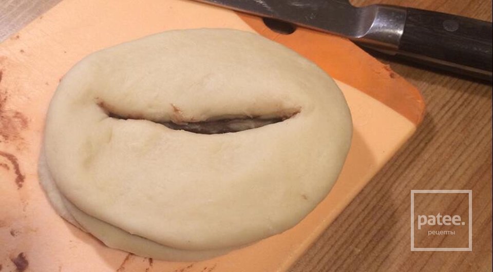 Сдобные булочки с шоколадной пастой - Шаг 4