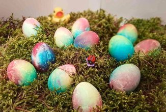 «Радужные яйца» для Пасхи