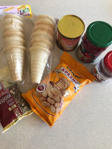 Вафельные рожки 🍧 со сгущенкой и орешками под названием « Сладкий рай» - Шаг 1