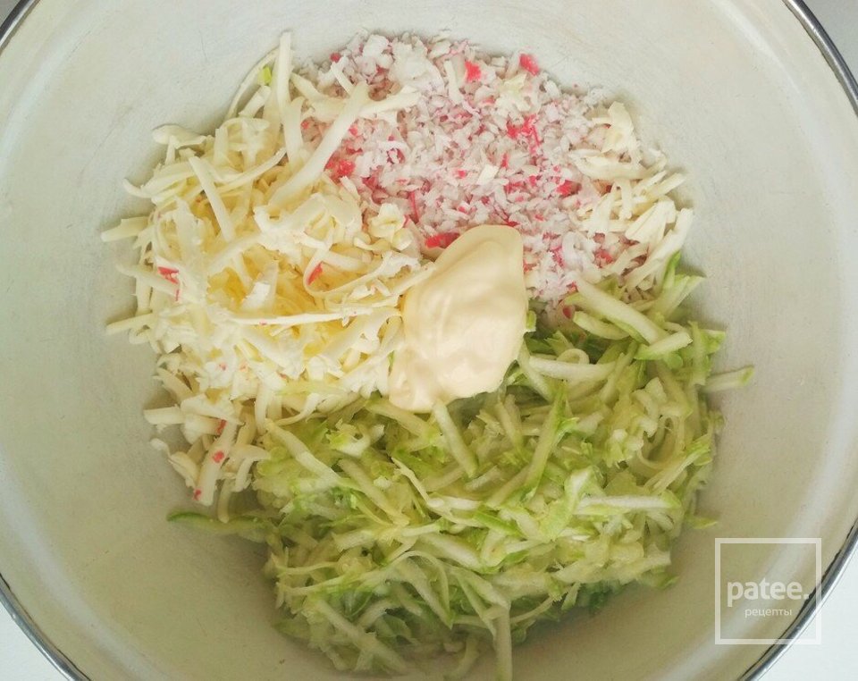 Оладушки из крабовых палочек - Шаг 3