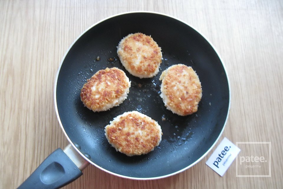 Куриные котлеты со взбитыми белками - Шаг 8