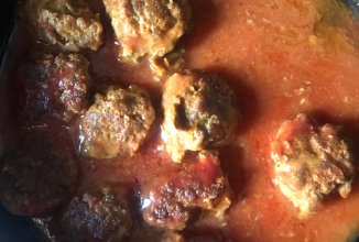 Котлетки из говядины в томатном соусе