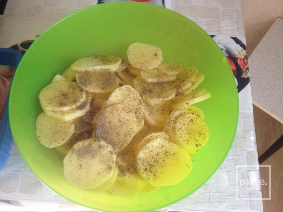 Картофельная запеканка с грибами и курицей - Шаг 1