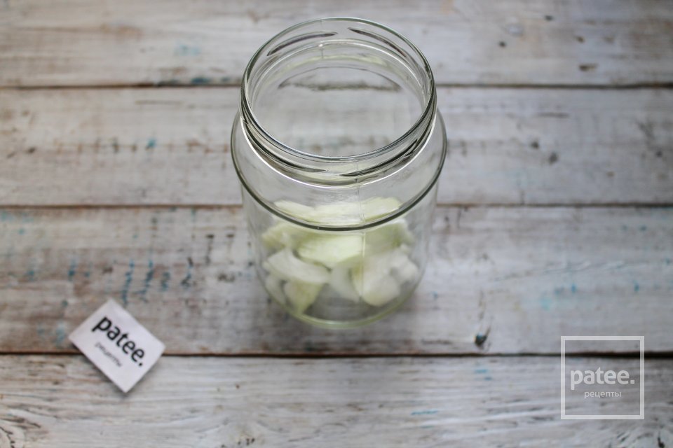 Салат из помидоров с луком на зиму - Шаг 7