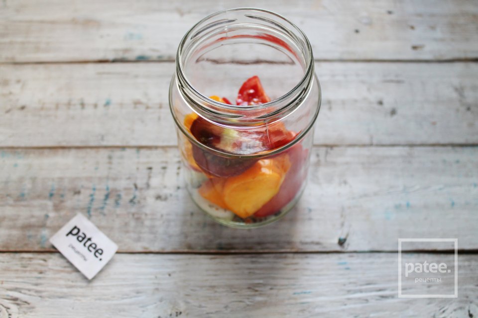 Салат из помидоров с луком на зиму - Шаг 9