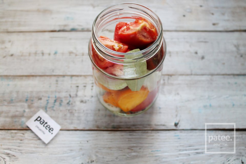 Салат из помидоров с луком на зиму - Шаг 10