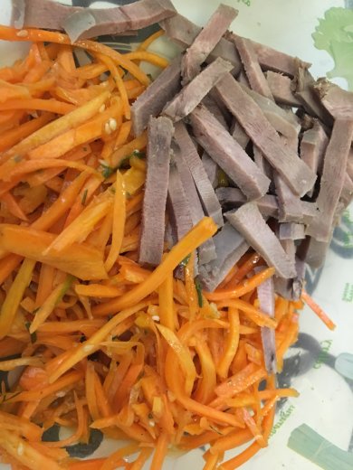 ОСТРЫЙ САЛАТ С ЯЗЫКОМ - Шаг 1