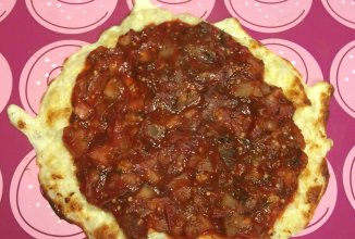 Keto pizza with cauliflower