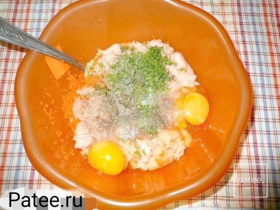 курячі котлетки з кабачком і морквою - - Шаг 5