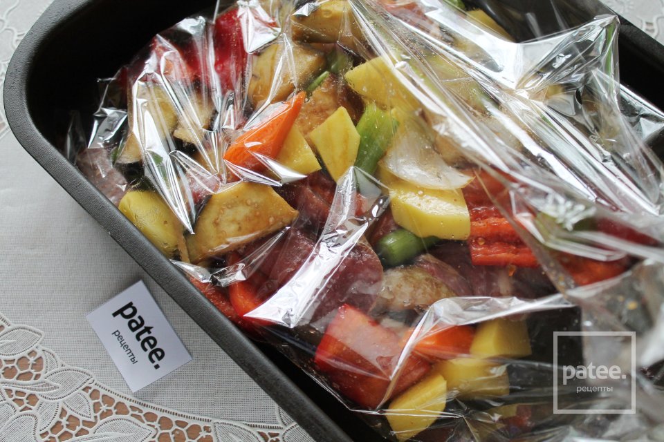 Говядина, запеченная в рукаве с овощами - Шаг 15