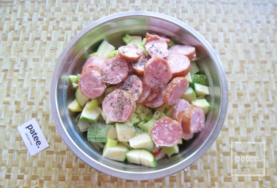 Овощное рагу с колбасками в духовке - Шаг 7