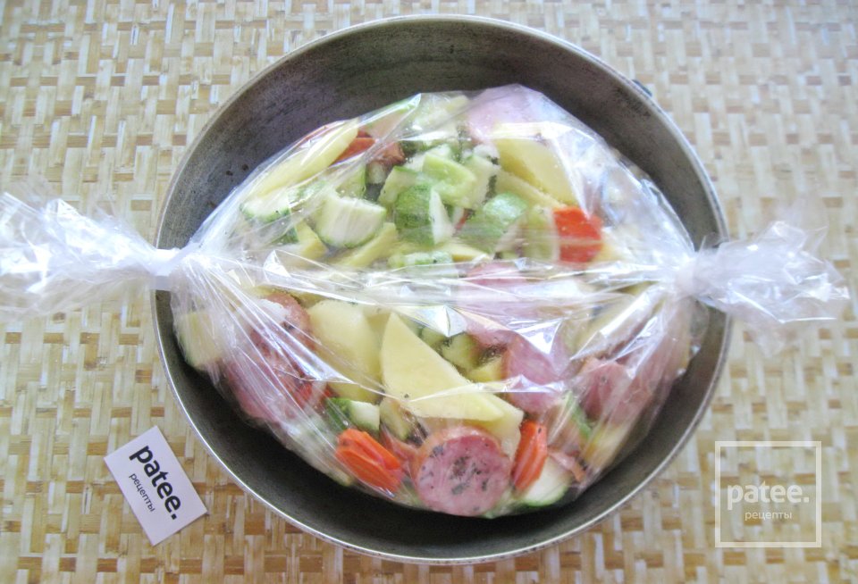 Овощное рагу с колбасками в духовке - Шаг 9