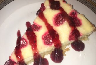 Творожный пирог с малиной