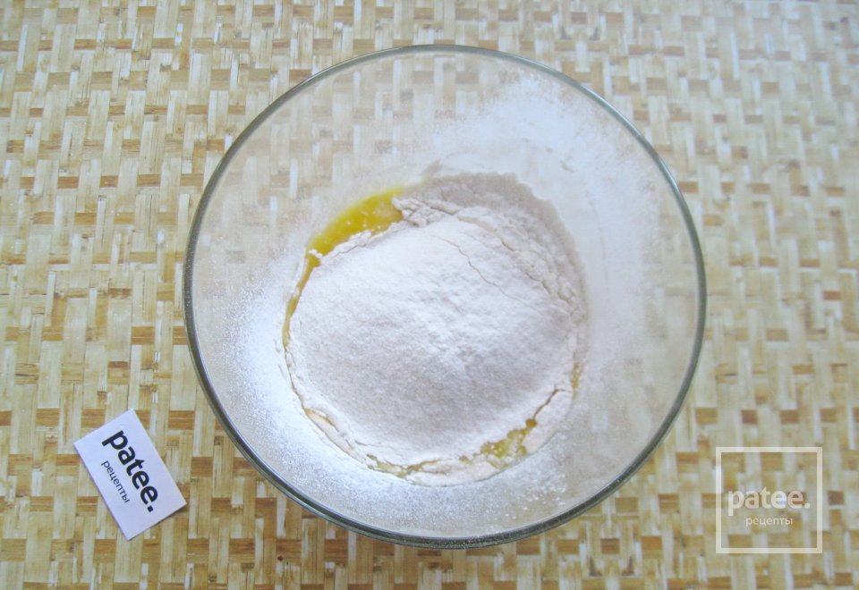 Пирожки с капустой и морковью в духовке - Шаг 3